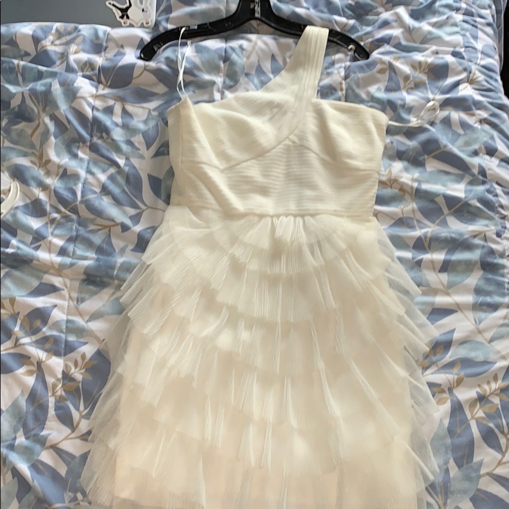 BCBGMAXAZRIA Cream Cocktail Dress